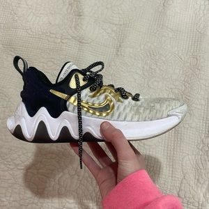 Giannis Antetokounmpo Basketball Sneakers size 4.5